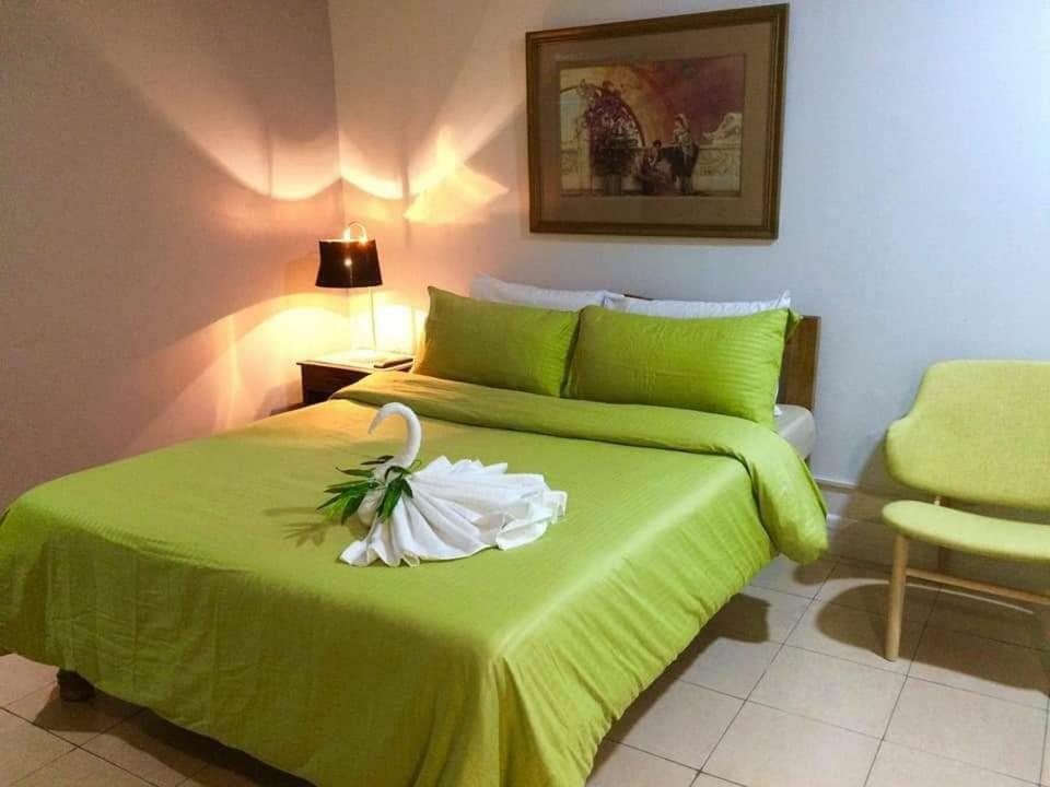 Vl Garden Suites Тагбиларан Экстерьер фото